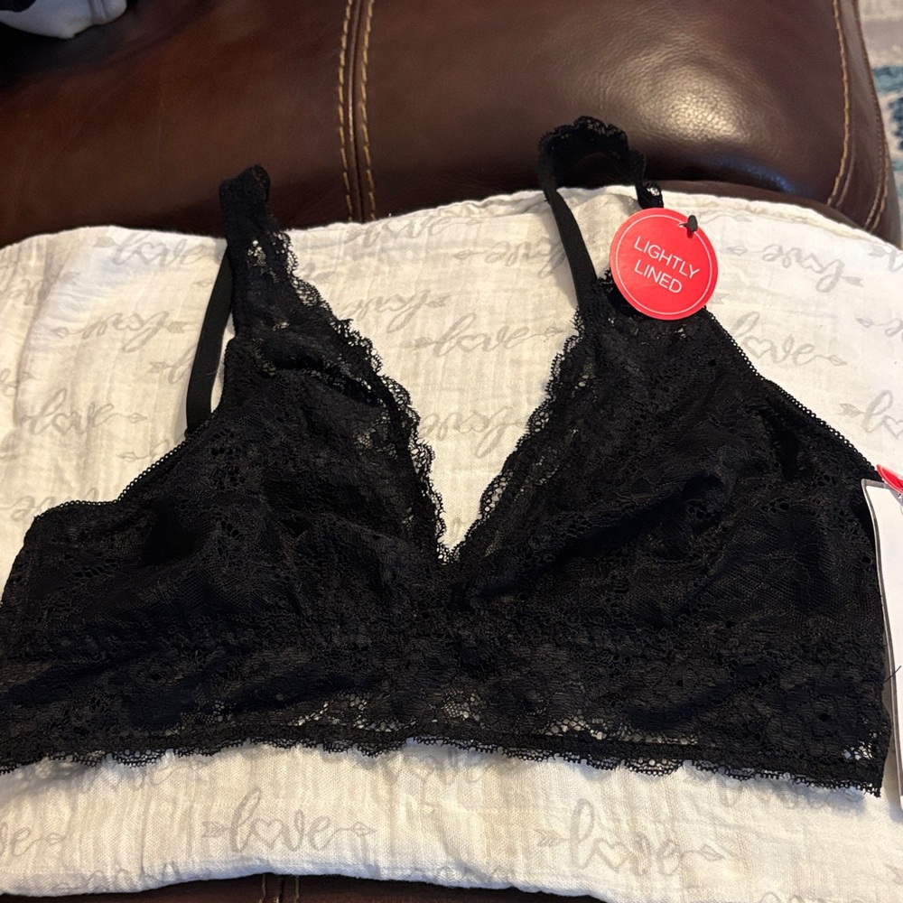 Marilyn Monroe Black Lace Lightly Lined Bralette NWT